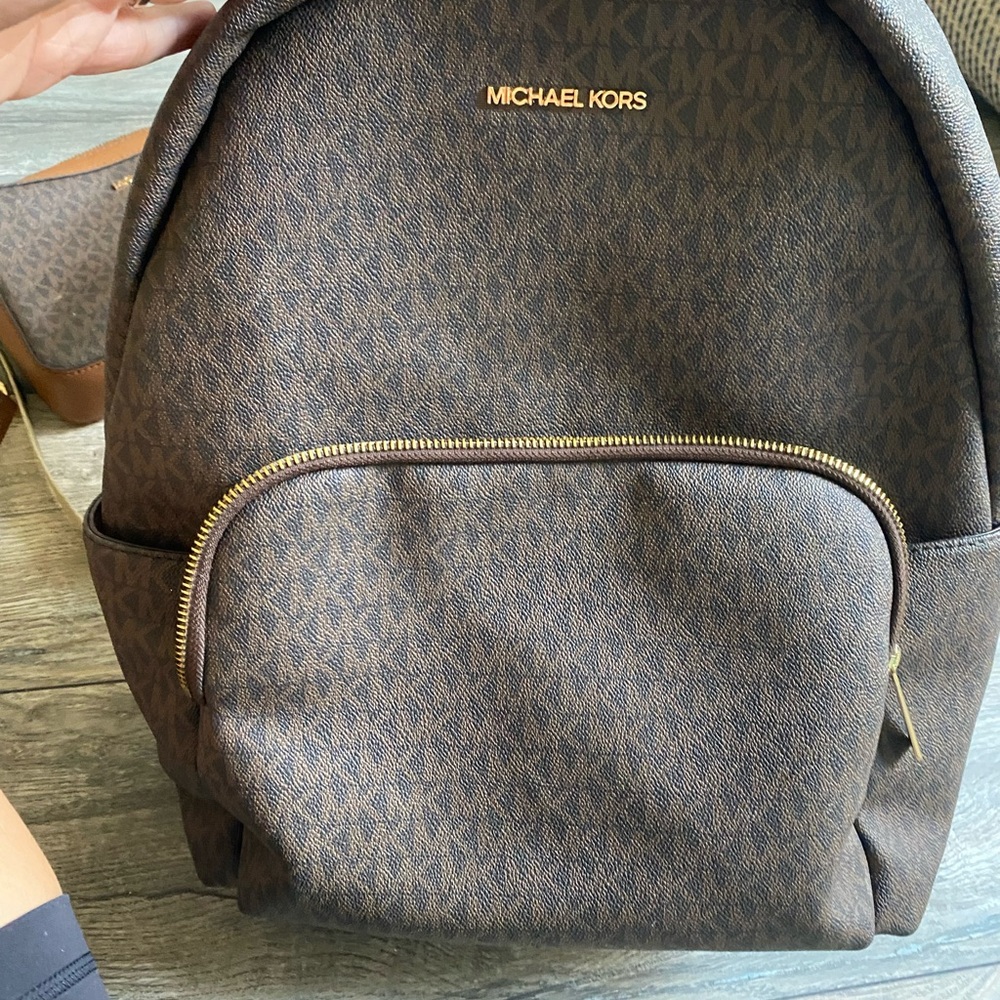 Michael Kors Set - Picture 10 of 16